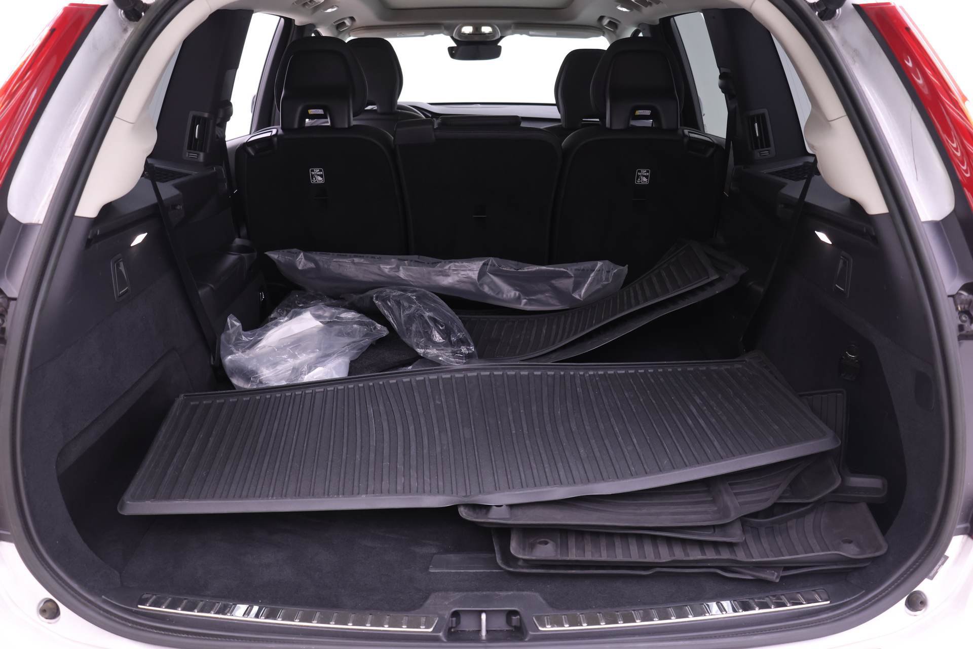 Certified 2023 Volvo XC90 B6 Plus w/ Protection Package Premier AWD/4WD image 18
