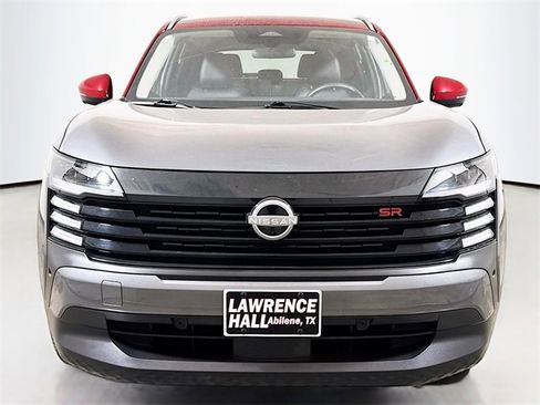 Used 2025 Nissan Kicks SR image 2