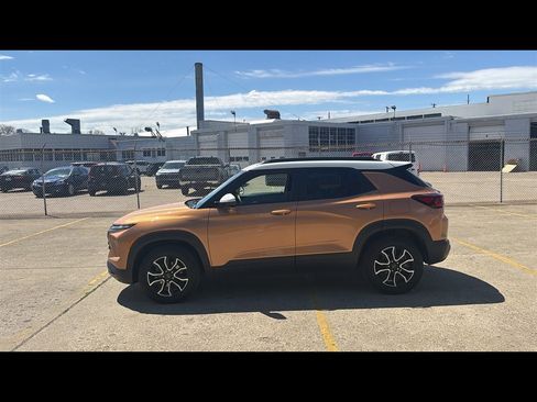 Used 2024 Chevrolet TrailBlazer ACTIV AWD/4WD image 3