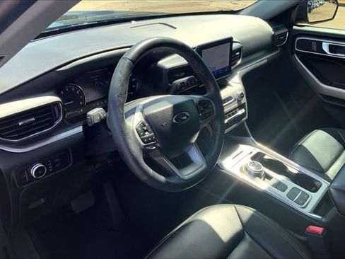 Used 2023 Ford Explorer XLT w/ Equipment Group 202A image 13