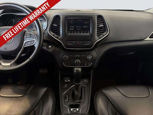 Used 2019 Jeep Cherokee Latitude Plus w/ Cold Weather Group AWD/4WD image 25