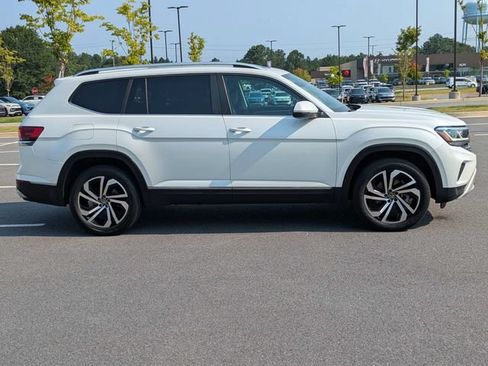 Used 2023 Volkswagen Atlas SEL AWD/4WD image 3