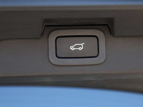 Used 2018 Land Rover Discovery HSE Luxury AWD/4WD image 17