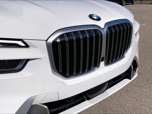 Used 2023 BMW X7 xDrive40i w/ Parking Assistance Package image 5