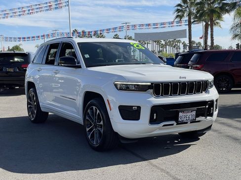 Certified 2023 Jeep Grand Cherokee Overland image 9