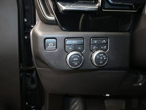 Used 2025 GMC Sierra 1500 SLT AWD/4WD image 12