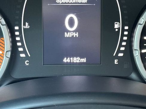 Used 2023 Jeep Renegade Latitude AWD/4WD image 42