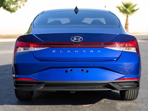 Used 2023 Hyundai Elantra SEL w/ Convenience Package image 6