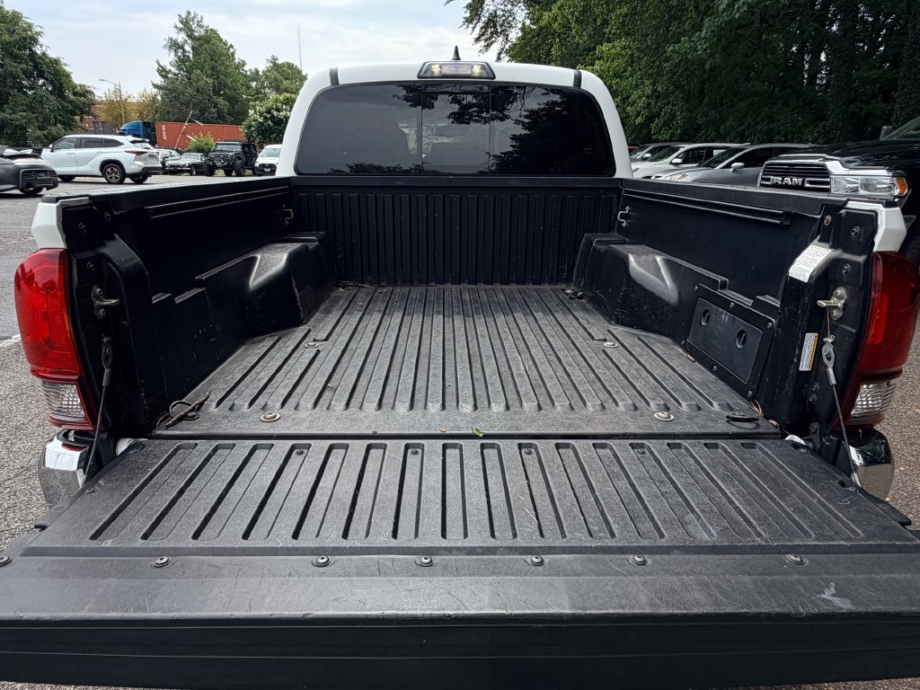 Used 2019 Toyota Tacoma SR5 RWD image 28