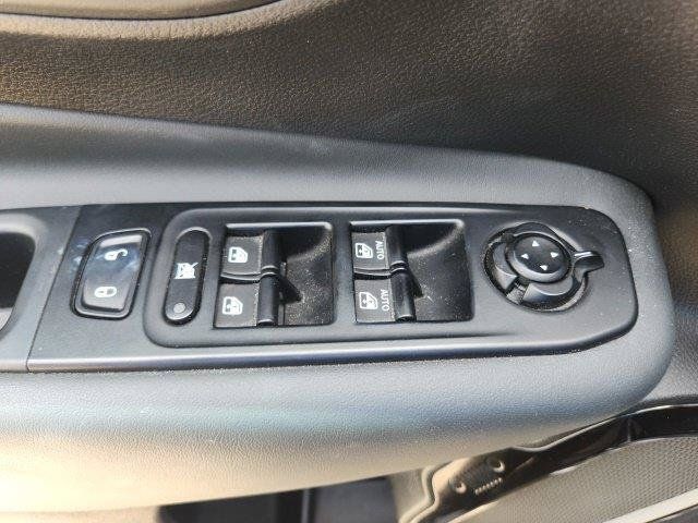 Used 2023 Jeep Renegade Altitude w/ Sun/Sound Group AWD/4WD image 31