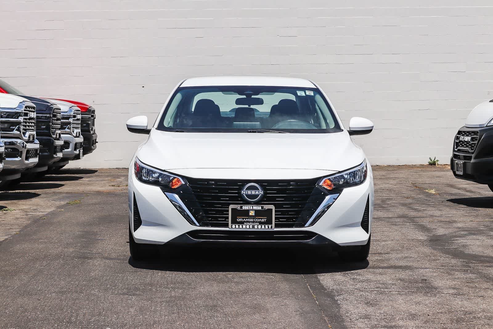Used 2024 Nissan Sentra SV FWD image 2