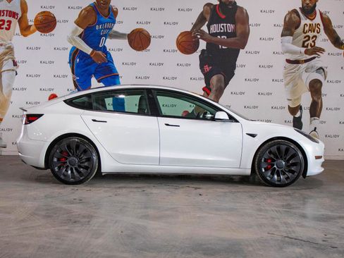 Used 2023 Tesla Model 3 Performance image 18