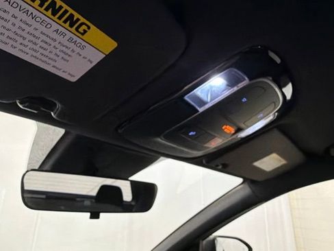 Used 2025 Hyundai Santa Cruz SE FWD image 20