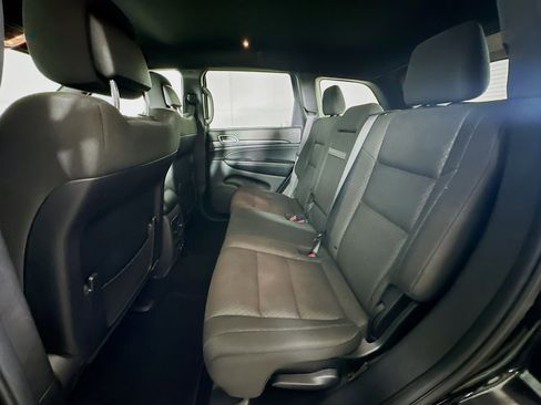 Used 2020 Jeep Grand Cherokee Laredo w/ Security & Convenience Group AWD/4WD image 27