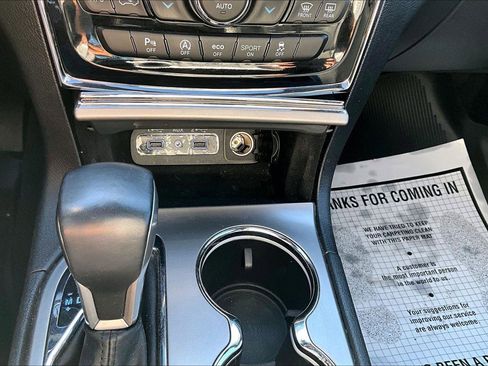 Used 2021 Jeep Grand Cherokee Limited image 15