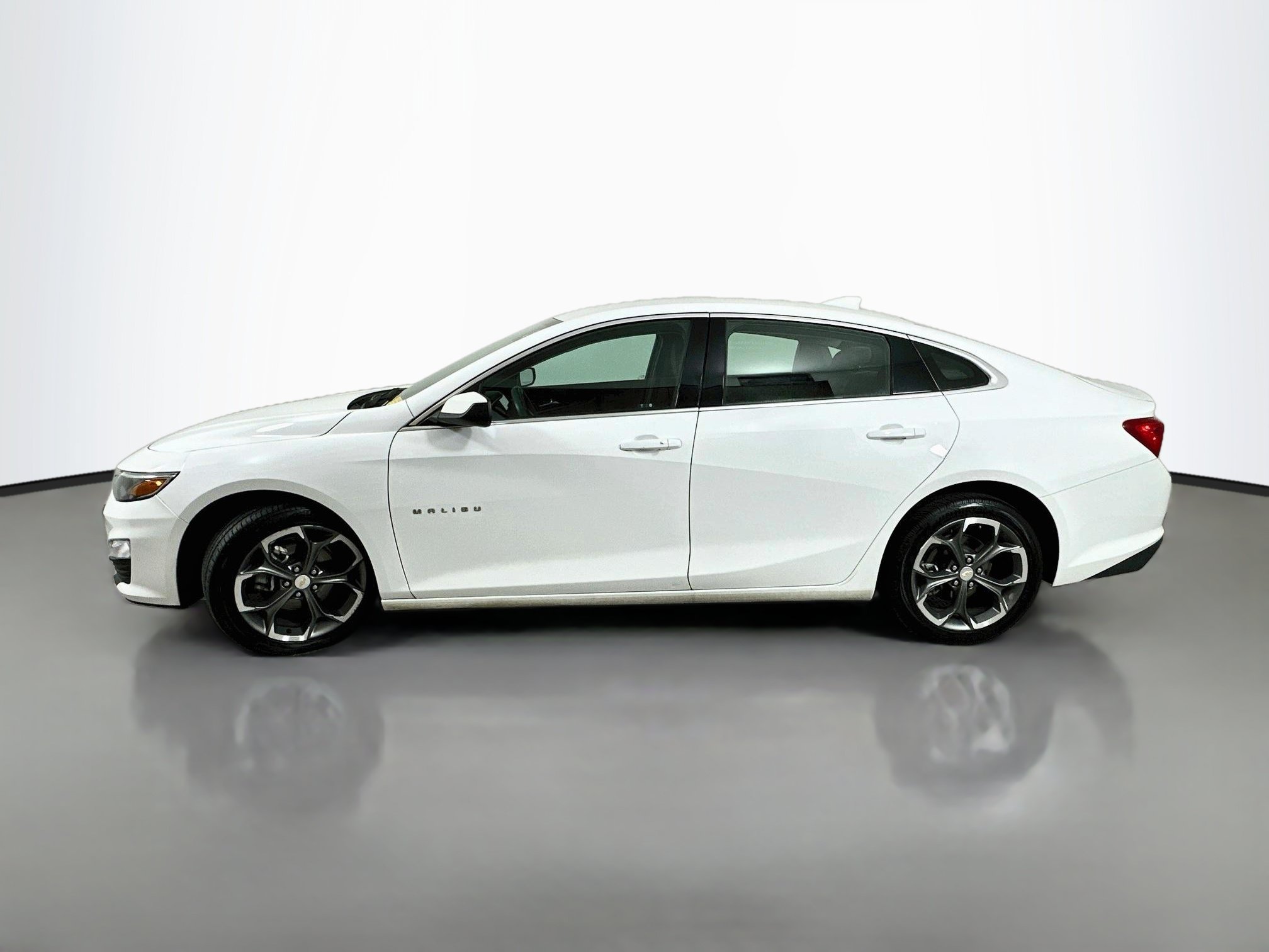 Used 2024 Chevrolet Malibu LT FWD image 4
