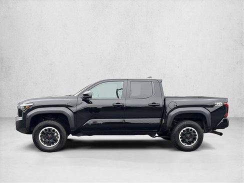 Certified 2024 Toyota Tacoma TRD Off-Road AWD/4WD image 8