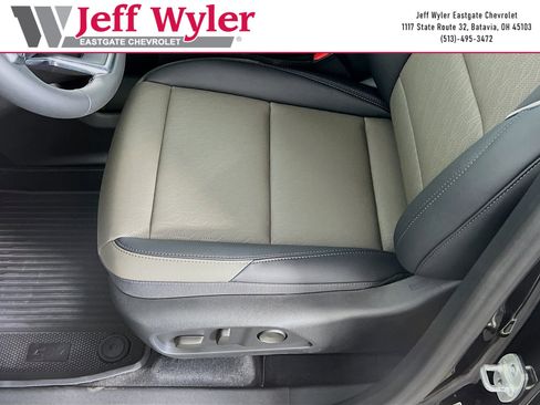 New 2026 Chevrolet Equinox LT w/ Convenience Package II FWD image 4