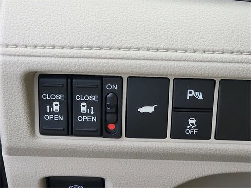 New 2026 Honda Odyssey Touring image 22