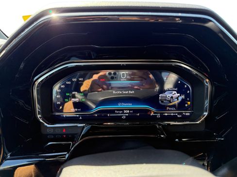 Used 2024 Chevrolet Silverado 3500 High Country w/ High Country Premium Package image 11