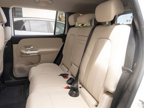 Used 2022 Mercedes-Benz GLB 250 image 18