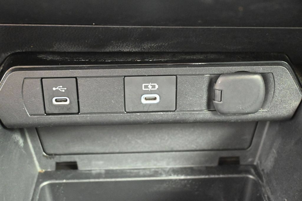 Certified 2024 Toyota Prius LE FWD image 21