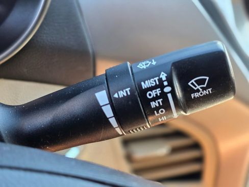 Used 2012 Hyundai Elantra Limited w/ Technology Pkg 5 image 44