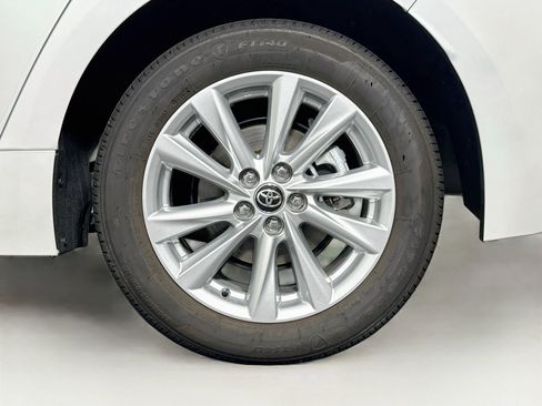 Used 2025 Toyota Corolla LE w/ LE Premium Package FWD image 11