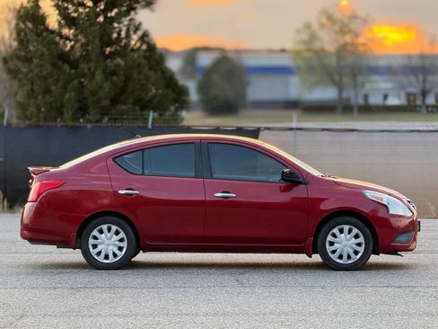 Used 2015 Nissan Versa SV image 7