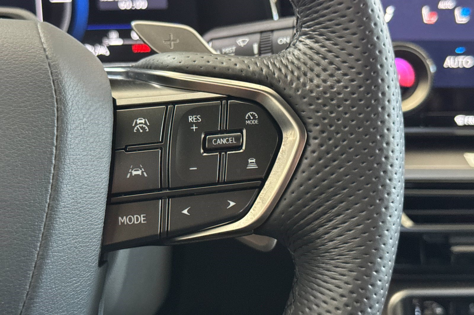 Used 2025 Lexus TX 500h AWD w/ Technology Package image 33
