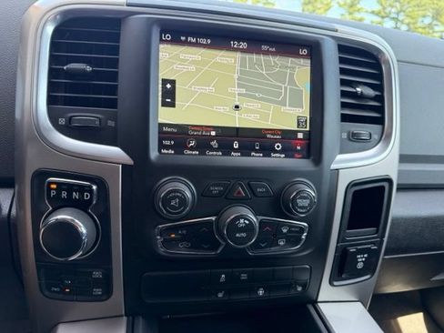 Used 2019 RAM 1500 Classic SLT w/ Black Appearance Group AWD/4WD image 23