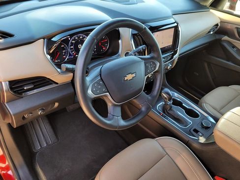 Used 2022 Chevrolet Traverse Premier image 24