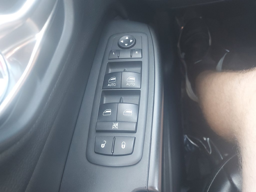 Used 2019 Jeep Cherokee Trailhawk w/ Cold Weather Group AWD/4WD image 26