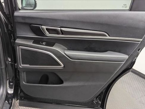 Used 2025 Kia Telluride S image 19