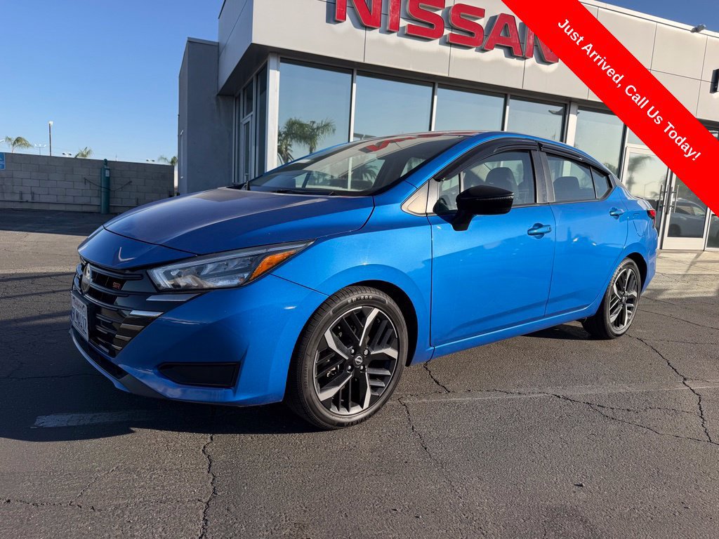 Used 2024 Nissan Versa SR FWD image 1