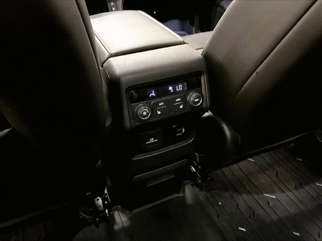 Used 2018 GMC Acadia Denali w/ Technology Package AWD/4WD image 10