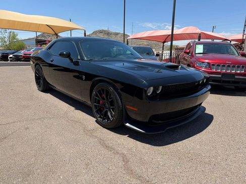 Used 2015 Dodge Challenger SRT Hellcat RWD image 3