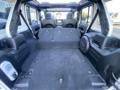 Used 2023 Jeep Wrangler Unlimited Sahara w/ Cold Weather Group image 28