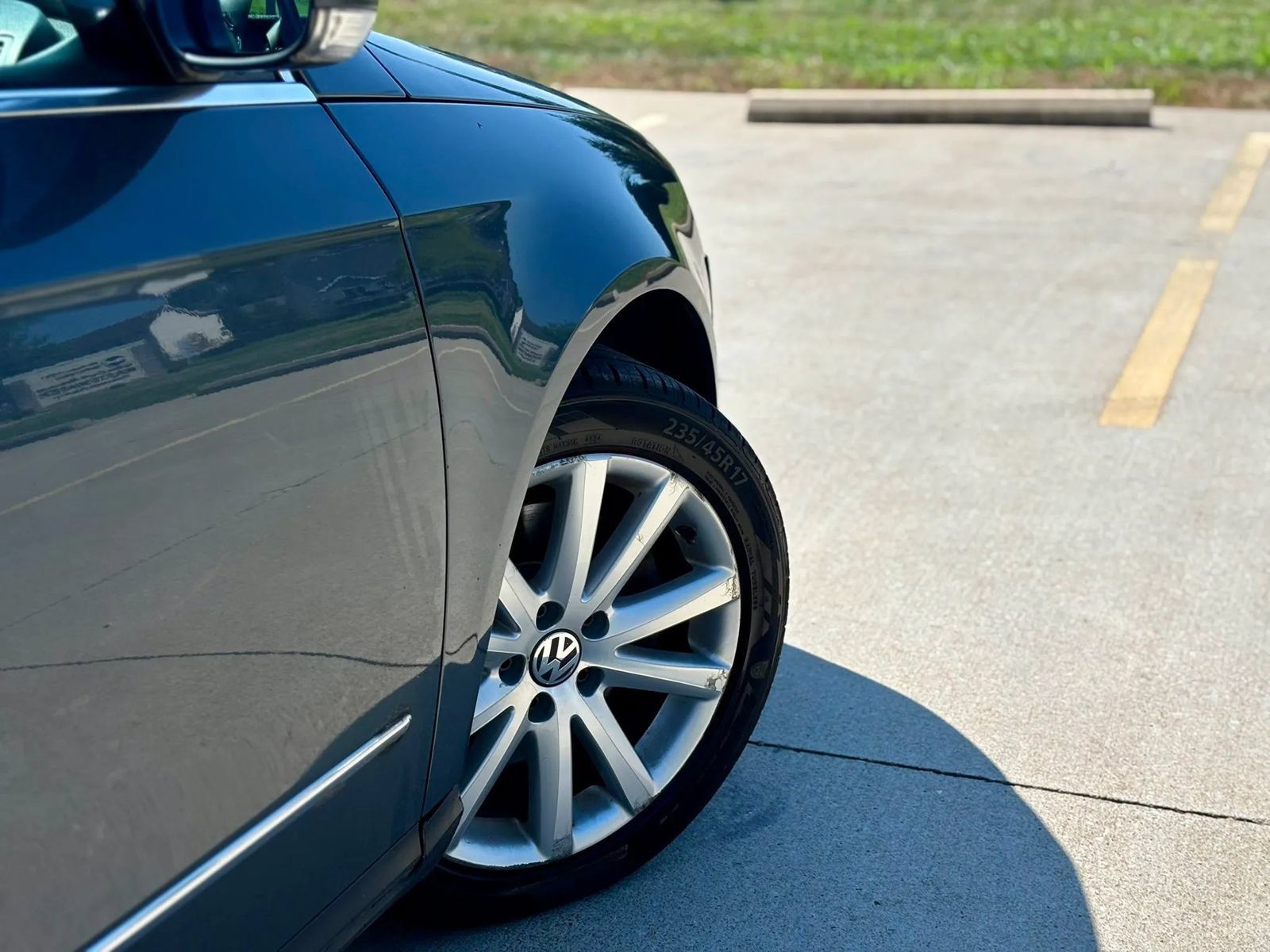 Used 2010 Volkswagen Passat Komfort FWD image 5