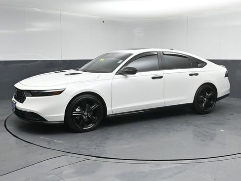 Used 2025 Honda Accord Sport image 4