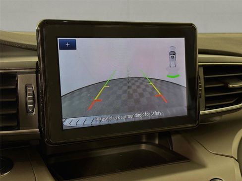 Used 2022 Ford Explorer XLT w/ Equipment Group 202A AWD/4WD image 21