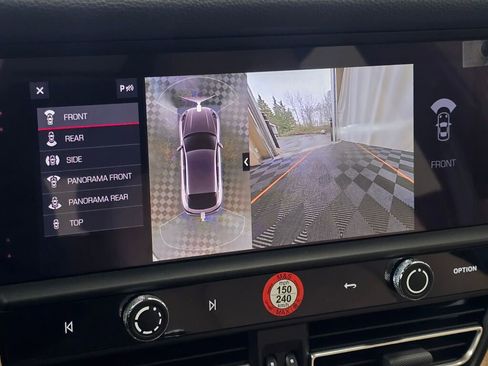 Certified 2025 Porsche Macan image 39