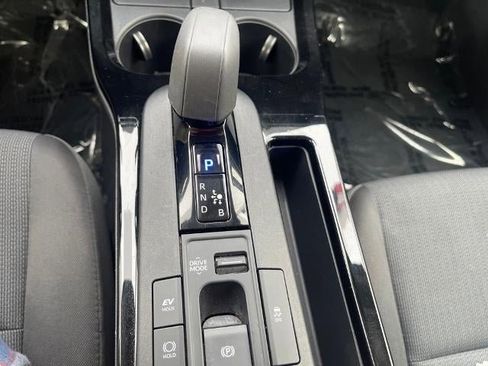 Used 2025 Toyota Prius LE image 17
