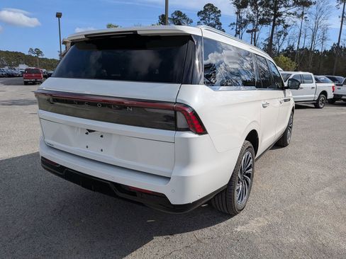 Used 2025 Lincoln Navigator L Black Label image 5