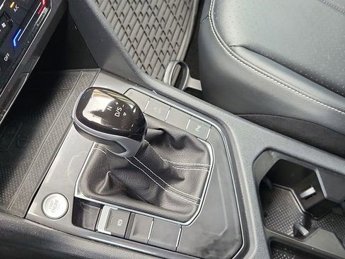 Used 2024 Volkswagen Tiguan SE R-Line image 15