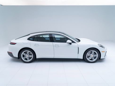 Certified 2024 Porsche Panamera image 8