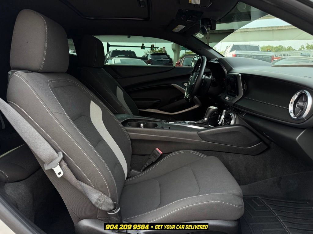 Used 2018 Chevrolet Camaro SS RWD image 33