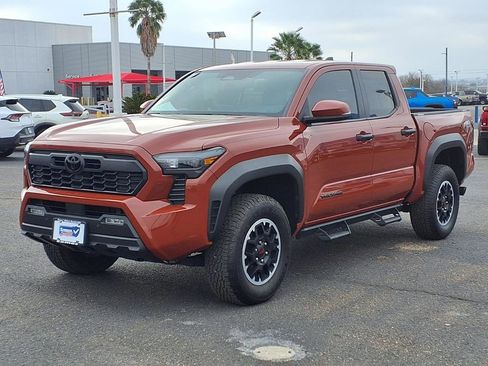 Used 2025 Toyota Tacoma TRD Off-Road w/ TRD Off Road Upgrade Package image 3