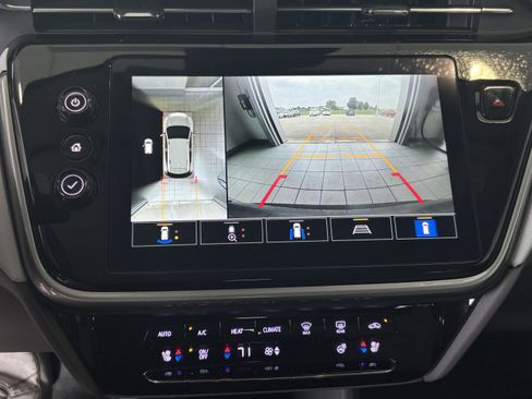Used 2023 Chevrolet Bolt EUV Premier FWD image 14