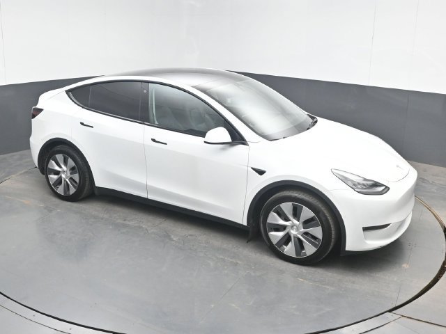 Used 2022 Tesla Model Y Long Range AWD/4WD image 1